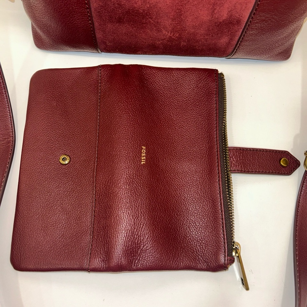 Elegant Burgundy Leather Handbag and Wallet Set - Picture 9 of 16